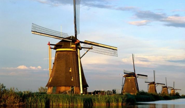 HÀ NỘI - PARIS - BRUSSELS - AMSTERDAM - FRANKFURT	- HÀ NỘI