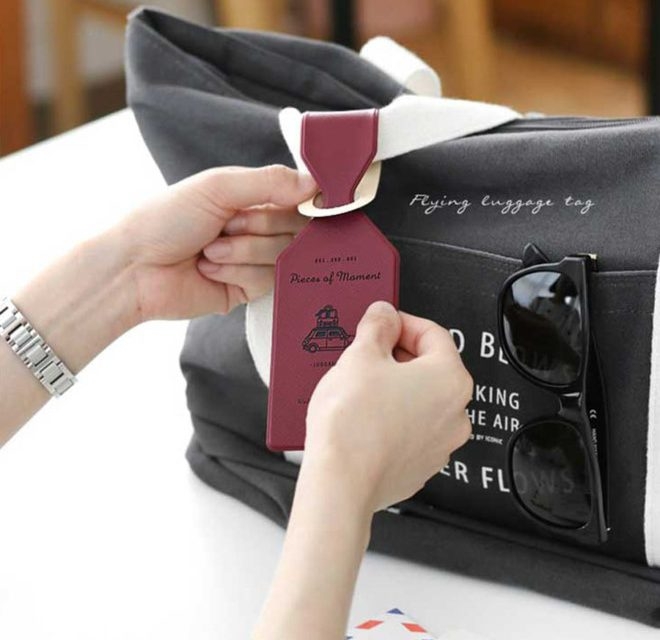 THẺ THÔNG TIN TRÊN VALI LÀ SAI LẦM NGUY HIỂM CỦA DU KHÁCH?